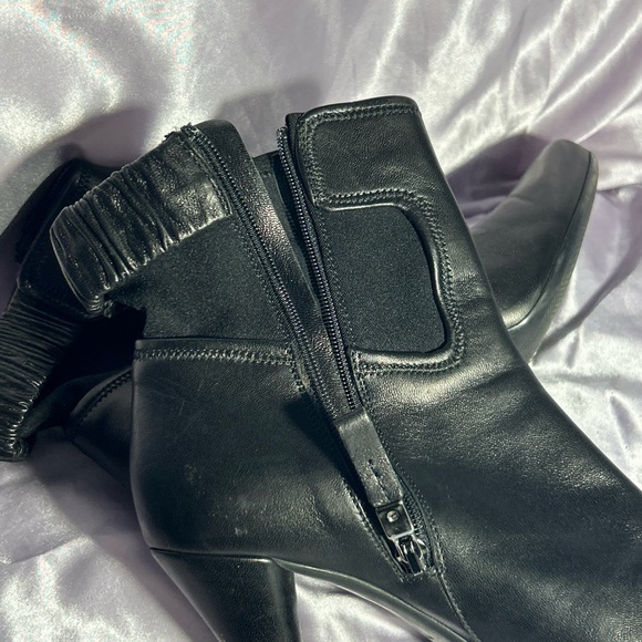 Prada heeled boots - Picture 7 of 8